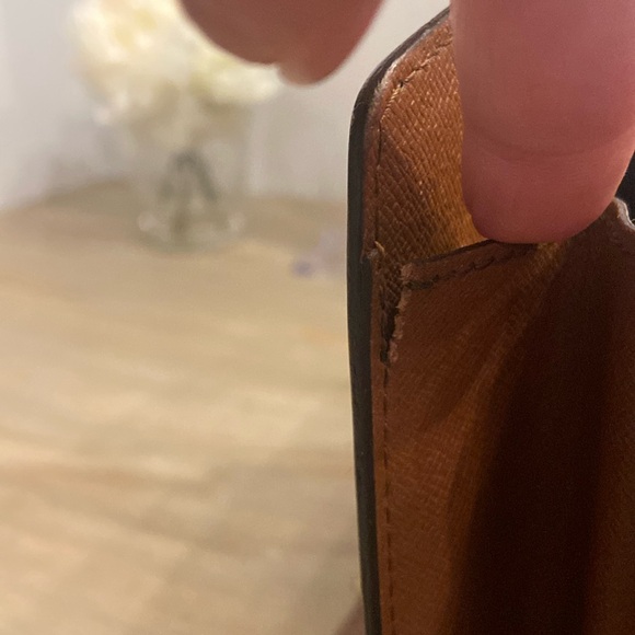 Authentic Louis Vuitton Courcelles Vintage Monogram Canvas Messenger Bag - Picture 15 of 16